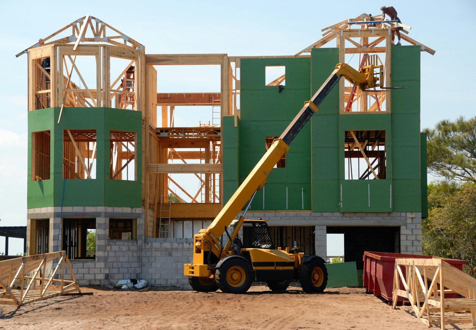 Small biz vs. construction woes? Learn legal tactics for battling cost overruns and delays.