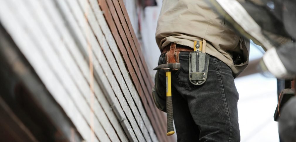 Is your 'contractor' really an employee? Protect your business with the right contract.